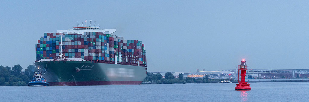 Das erste Containerschiff in Hamburg